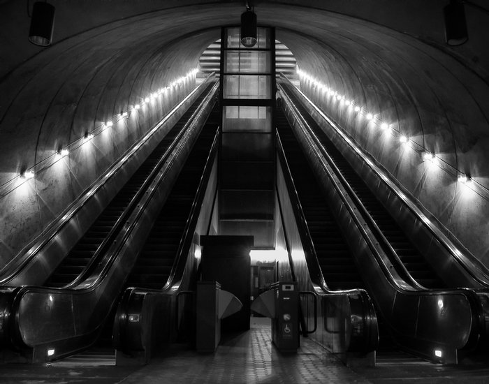 Click to view full screen - Metro in Monochrome