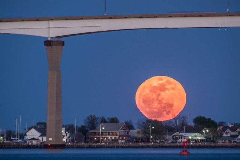 Click to view full screen - Moonrise Over Solomons